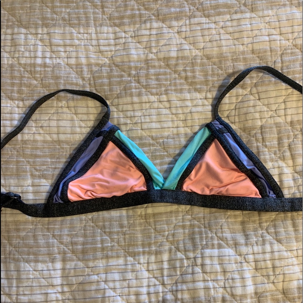 Super cute Reversible triangle bikini top!!